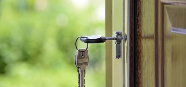 Fabbro: dall’apertura di porte blindate alla sostituzione di serrature, tutti i servizi forniti Fabbro: dall’apertura di porte blindate alla sostituzione di serrature, tutti i servizi forniti