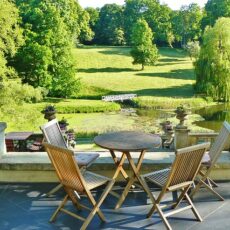 Come arredare al meglio l’outdoor: dai vasi di design ai mobili da giardino